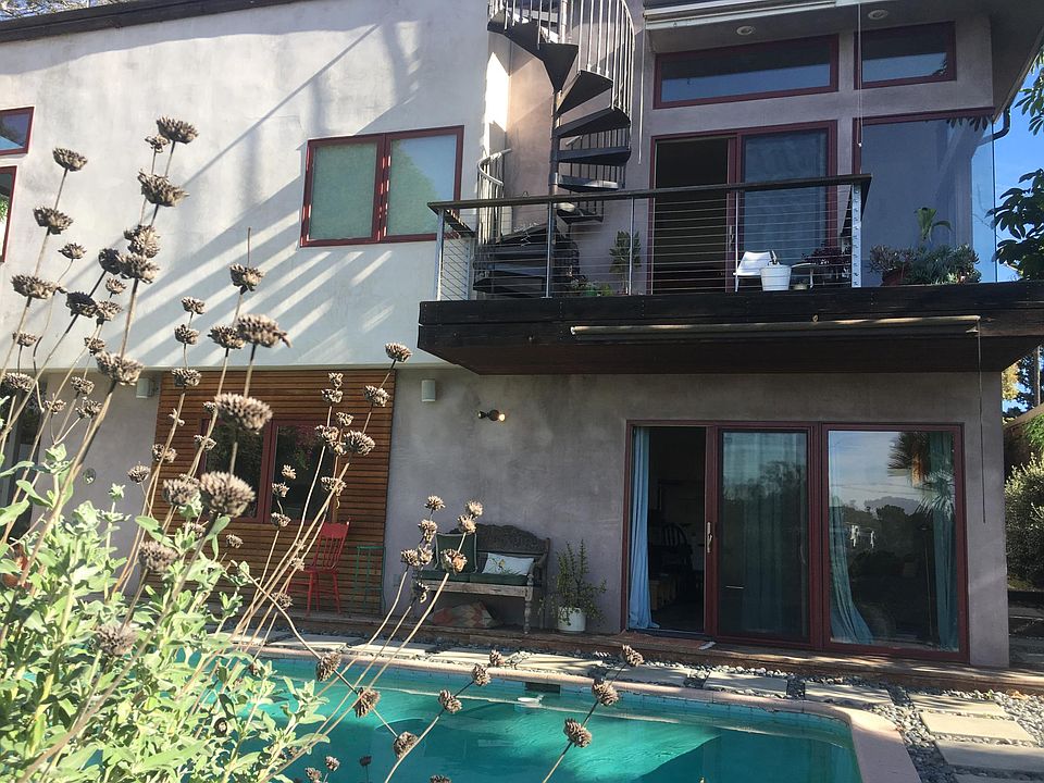 1st image of 401 Mavis Dr