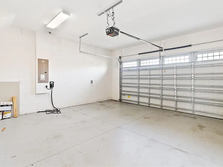 2709 Greenlands St — Photo 29