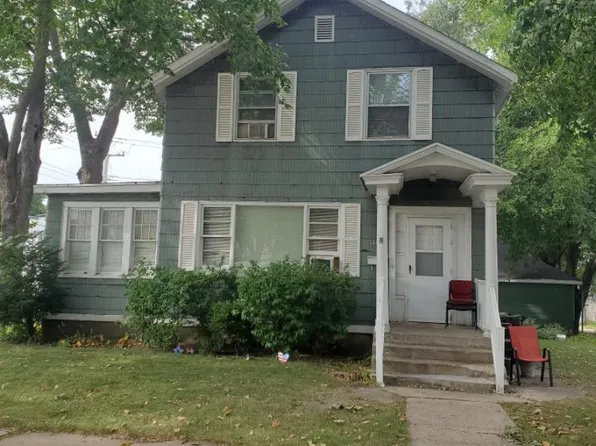 328 W Douglas, Freeport, IL 61032