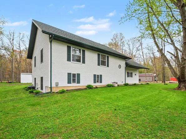 29542 Priest St, Dowagiac, MI 49047