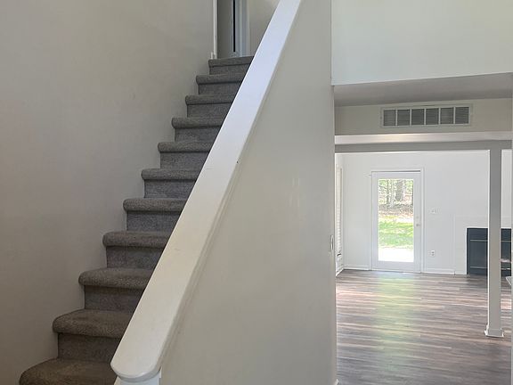 5th image of 1443 Allen Ave