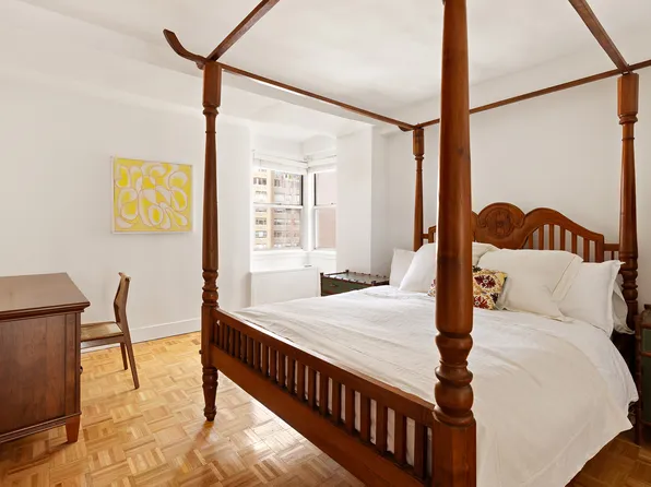 525 East 82nd Street image 18 of 27