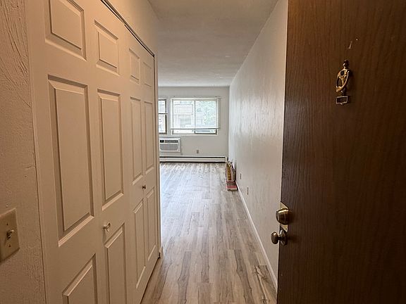 3rd image of 814 11th Ave SE APT 203
