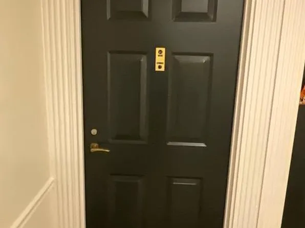 5904 Mount Eagle Dr APT 907, Alexandria, VA 22303