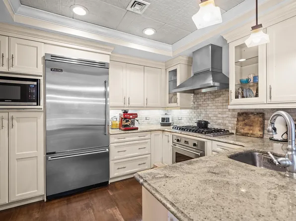25 Cambridge Way, Weehawken, NJ 07086
