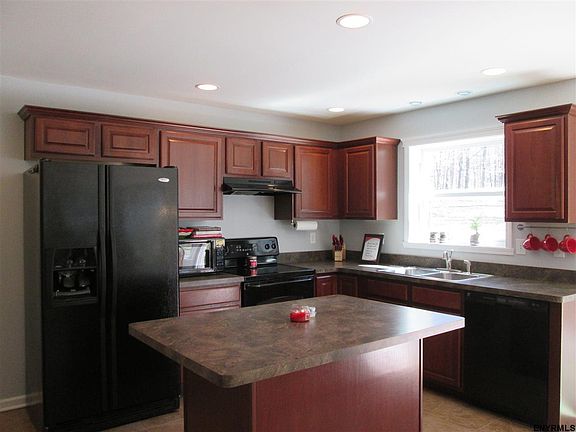 2nd image of 137 Chatham St