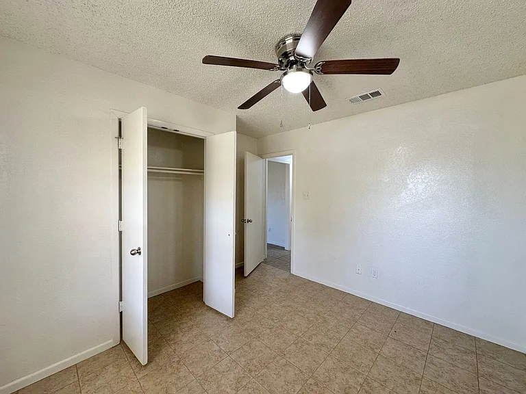 219 E Beeline Ln — Photo 12