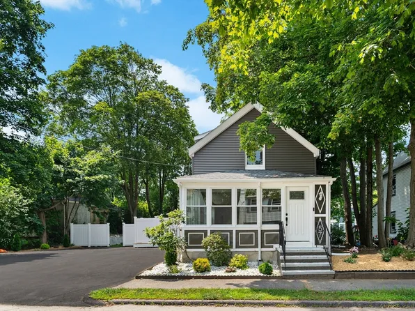 57 Rockland St, West Roxbury, MA 02132