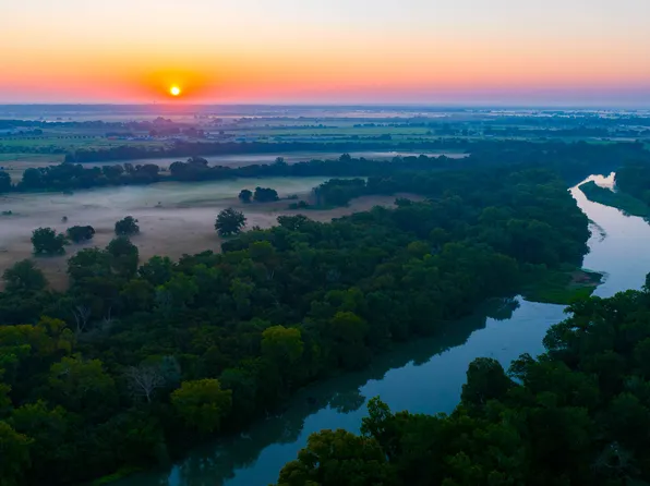 577 highway 71, Smithville, TX 78957
