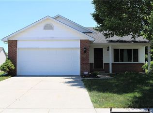 1323 Bearsden Cir, Avon, IN 46123