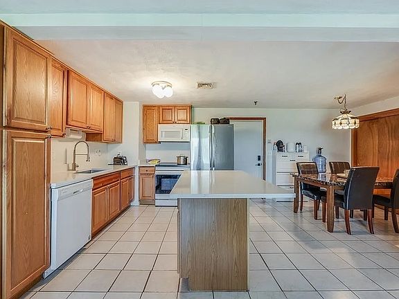 2nd image of 77 Bennington St #509