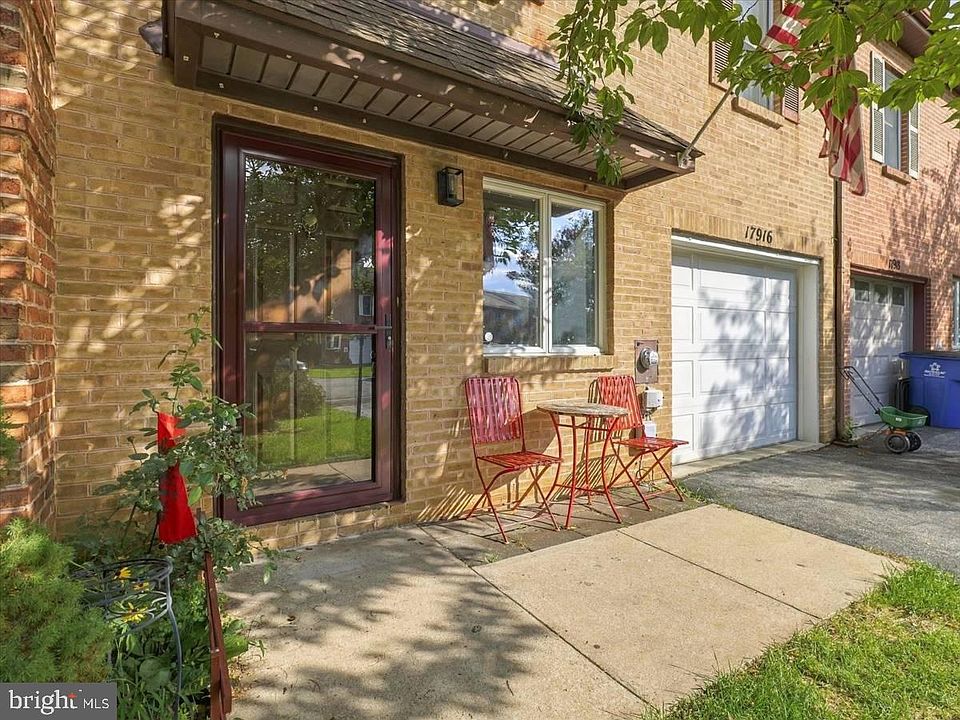 17916 Clubhouse Dr, Hagerstown, MD 21740 | MLS #MDWA2039462 | Zillow