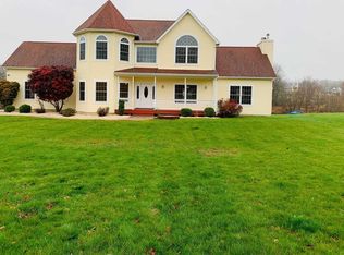 16 Peterson Ct, Middletown, NY 10941