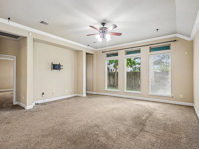 4850 Palomar Ln — Photo 11