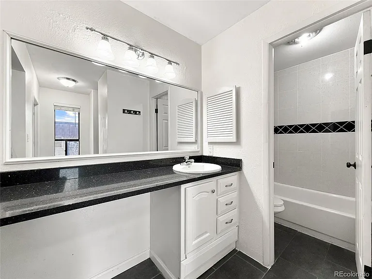 1050 S Monaco Street Pkwy — Photo 26