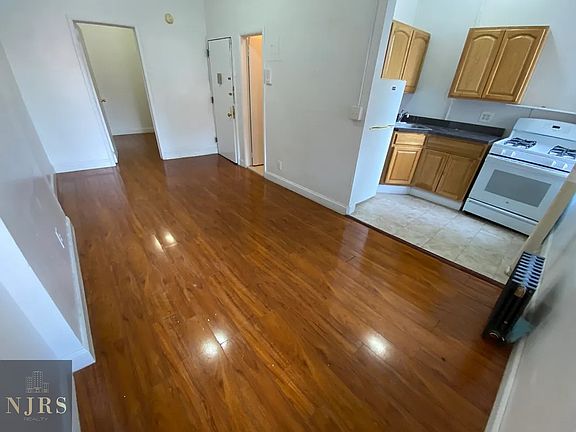 2nd image of 1743 Lexington Ave APT 1