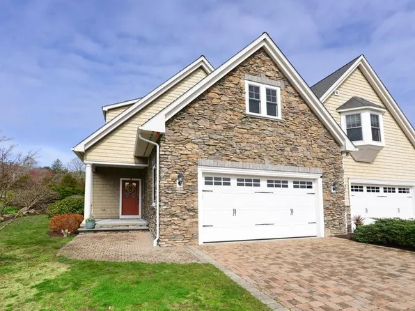 4 Spyglass Cir #A, Hope Valley, RI 02832