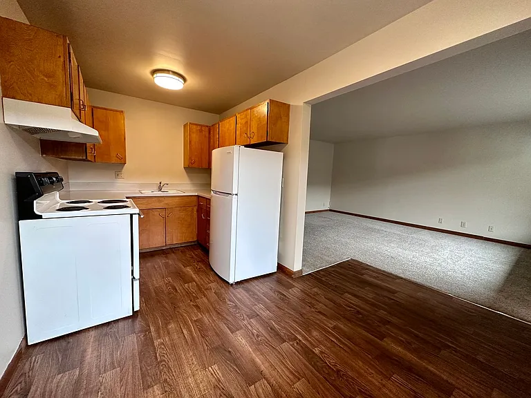 Welcome to Parkwood Apartments! — Photo 3