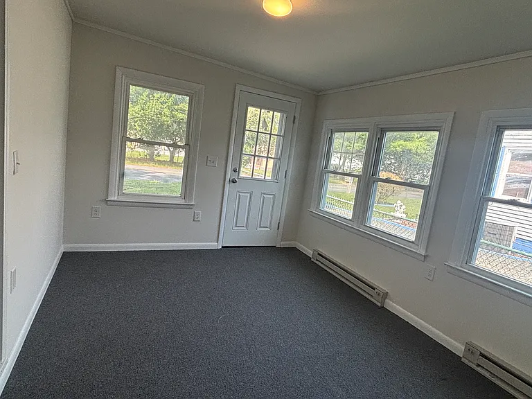 700 E Lincoln Ave — Photo 6