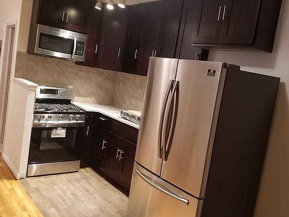 3rd image of 359 Halsey St APT 1