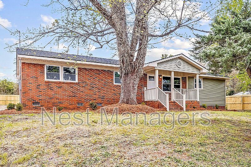 1st image of 1604 Crescent Dr
