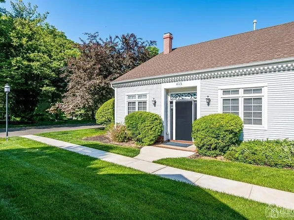65 Winthrop Rd #A, Monroe Township, NJ 08831