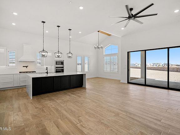 4th image of 842 Harpendem Dr