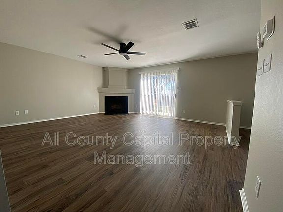 5th image of 650 Whispering Hollow Dr Unit 650