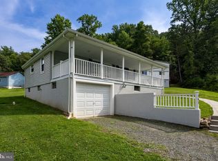 102 Chapel Rd, Boyertown, PA 19512