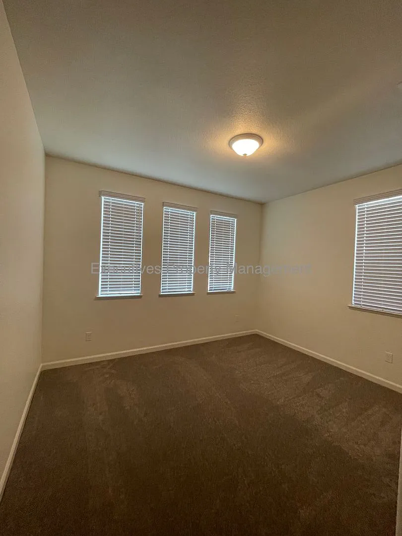 Coming Soon | House For Rent | 828 Sophie Ct Merced — Photo 2