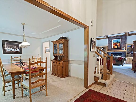 5th image of 301 Camelot Dr