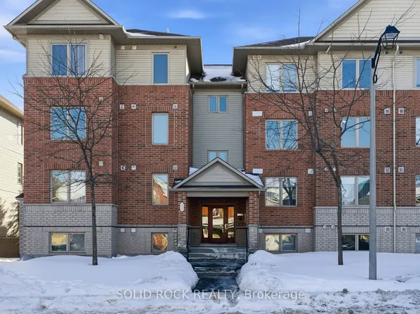 50 Barnstone Dr #6, Ottawa, ON K2G 4R6
