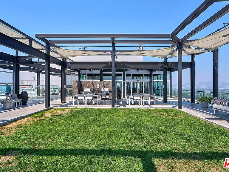 3810 Wilshire Blvd #408 — Photo 36