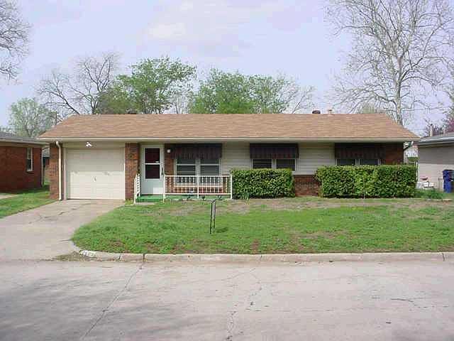 1st image of 2609 N Lakeside Dr