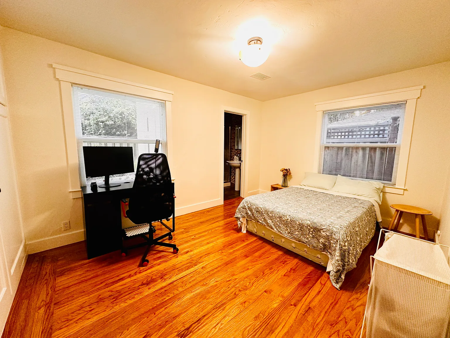 3 bed, 1148 sqft, $7,000 — Photo 3