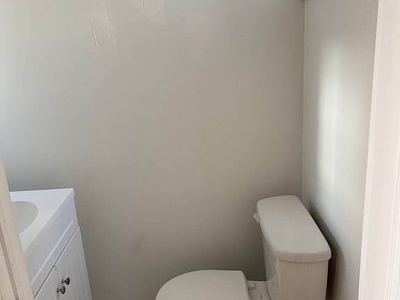 2nd image of 5323 Chancellor St