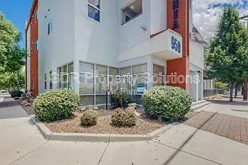 1 bed, 1.0 bath, 651 sqft, $1,430 — Photo 2
