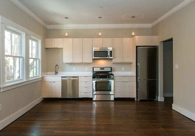 25 Grant St #1 — Photo 3