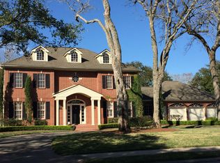 133 Dewberry Drive, Lake Jackson, TX 77566