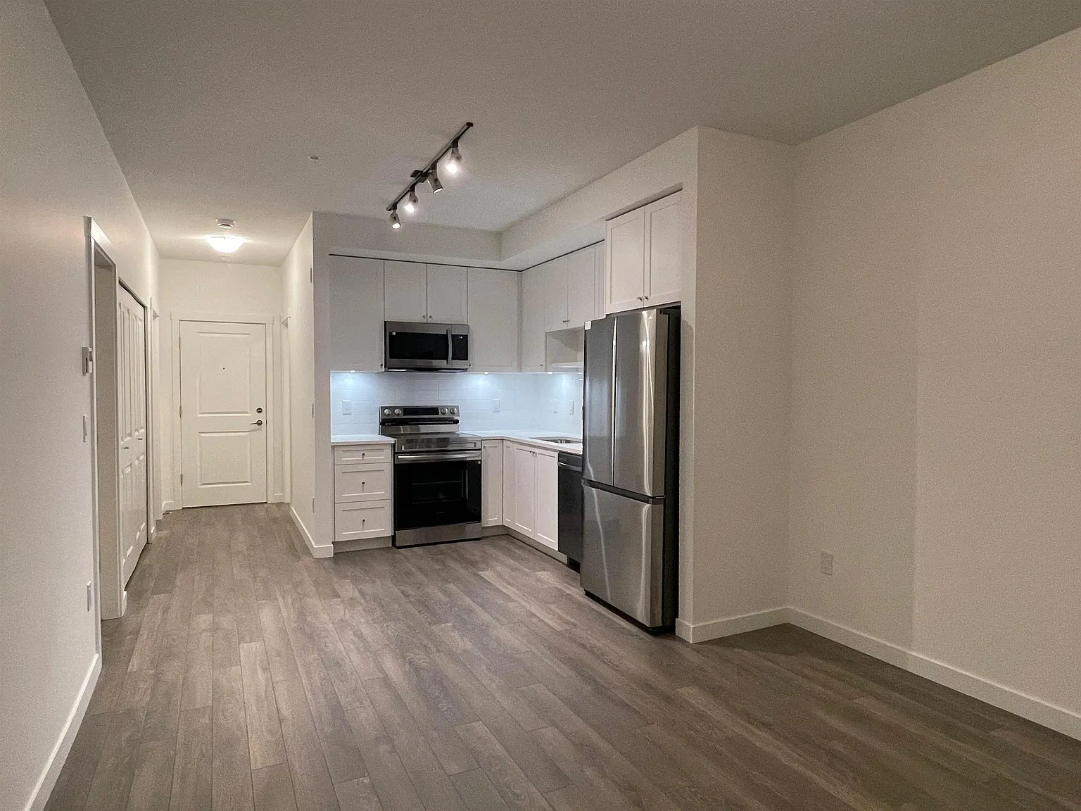 1 bed, 605 sqft, $1,950 — Photo 4