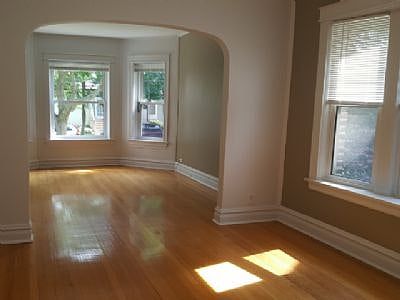 1st image of 1240 W Glenlake Ave #1