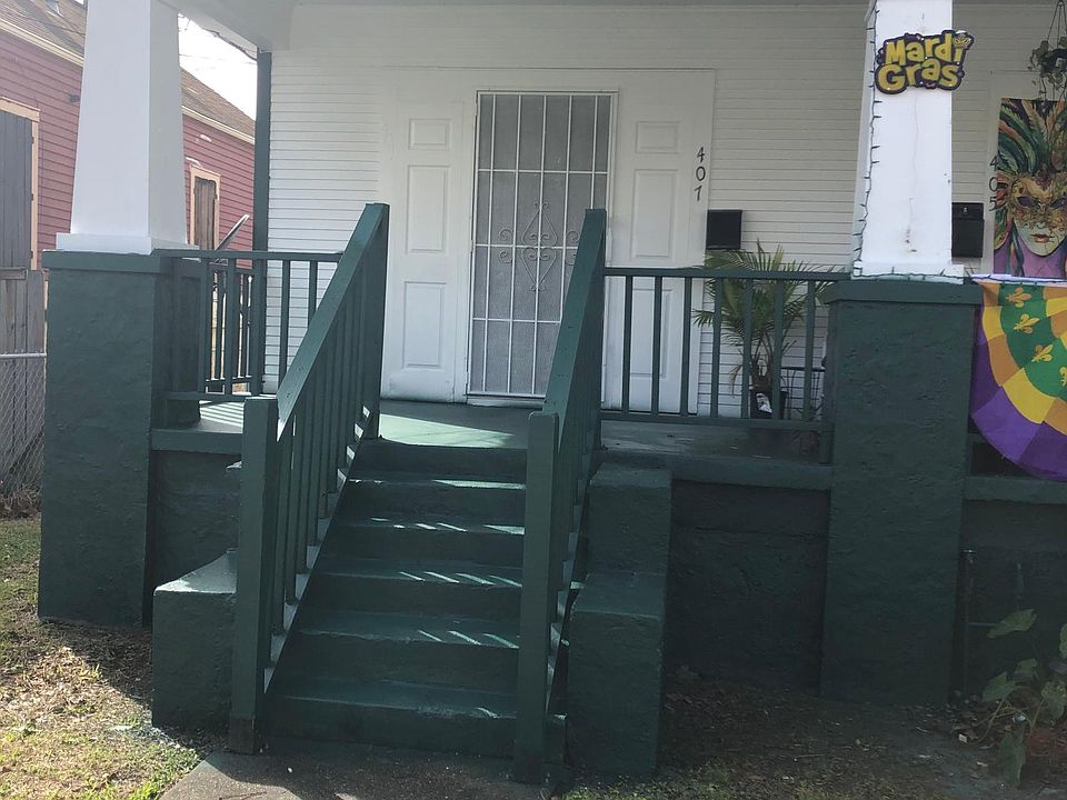 Front porch with Lock Screen