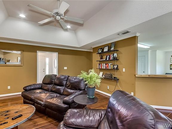 4th image of 11089 Patton Cir