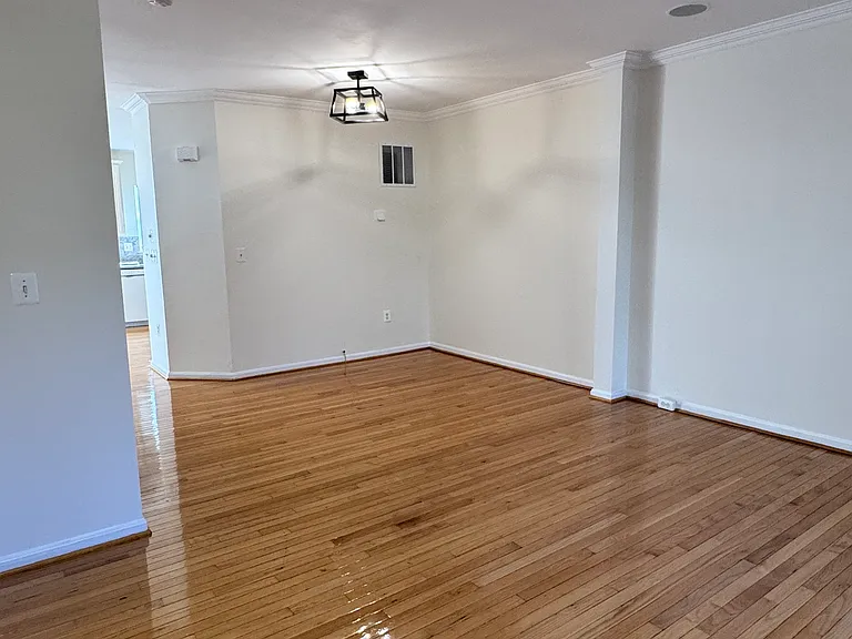 9611 Normanton Way — Photo 9