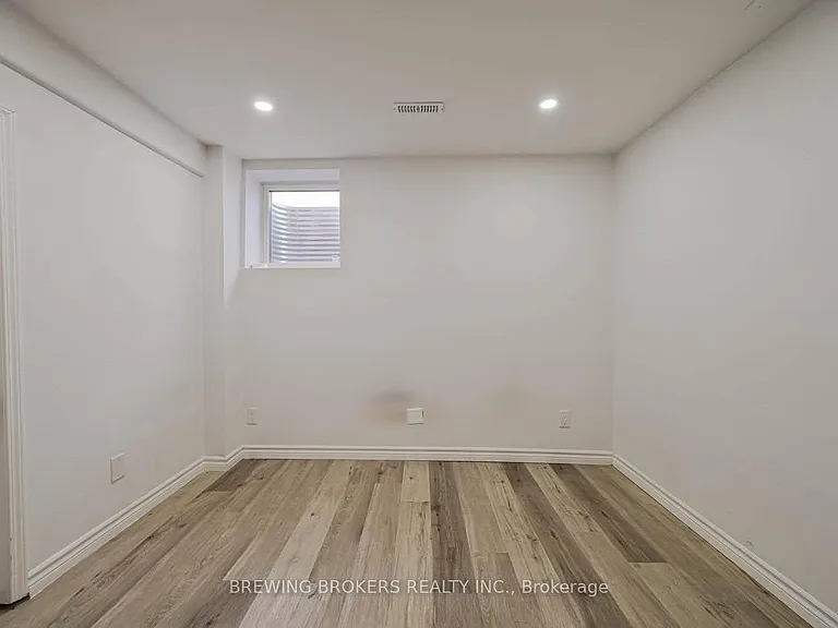 51 Jack Rabbit Cres — Photo 12