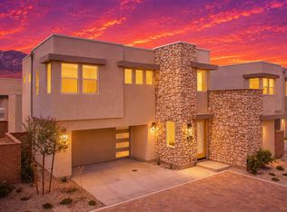 2677 Maverick Ln, Palm Springs, CA 92264