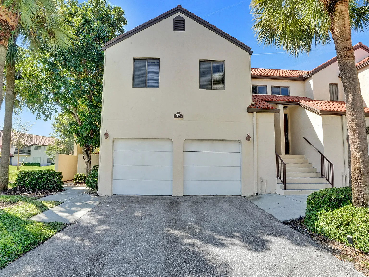2 bed, 2.0 bath, 996 sqft, $2,399 — Photo 3