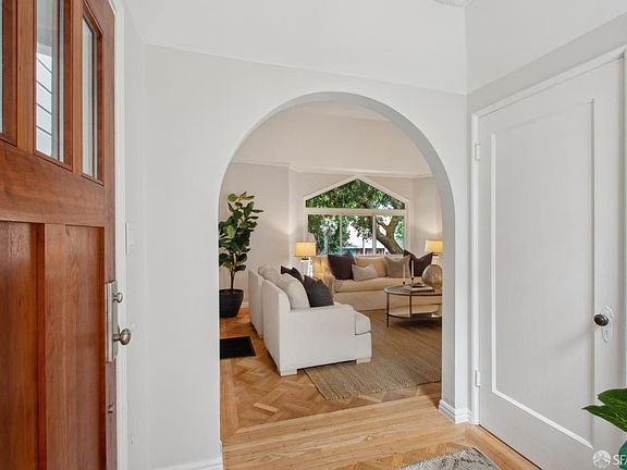 2nd image of 571 Monterey Blvd