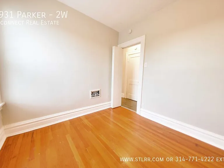 3931 Parker Ave #2W — Photo 12