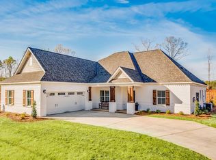 1996 Rocky Brook Rd, Opelika, AL 36801